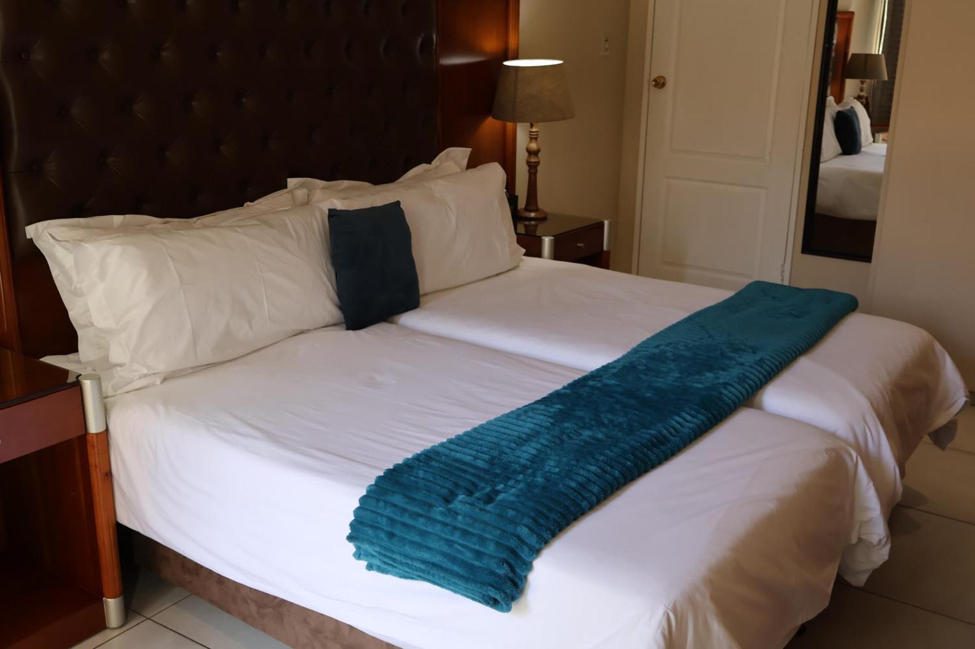 Airport Gardens Boutique Hotel Boksburg Esterno foto