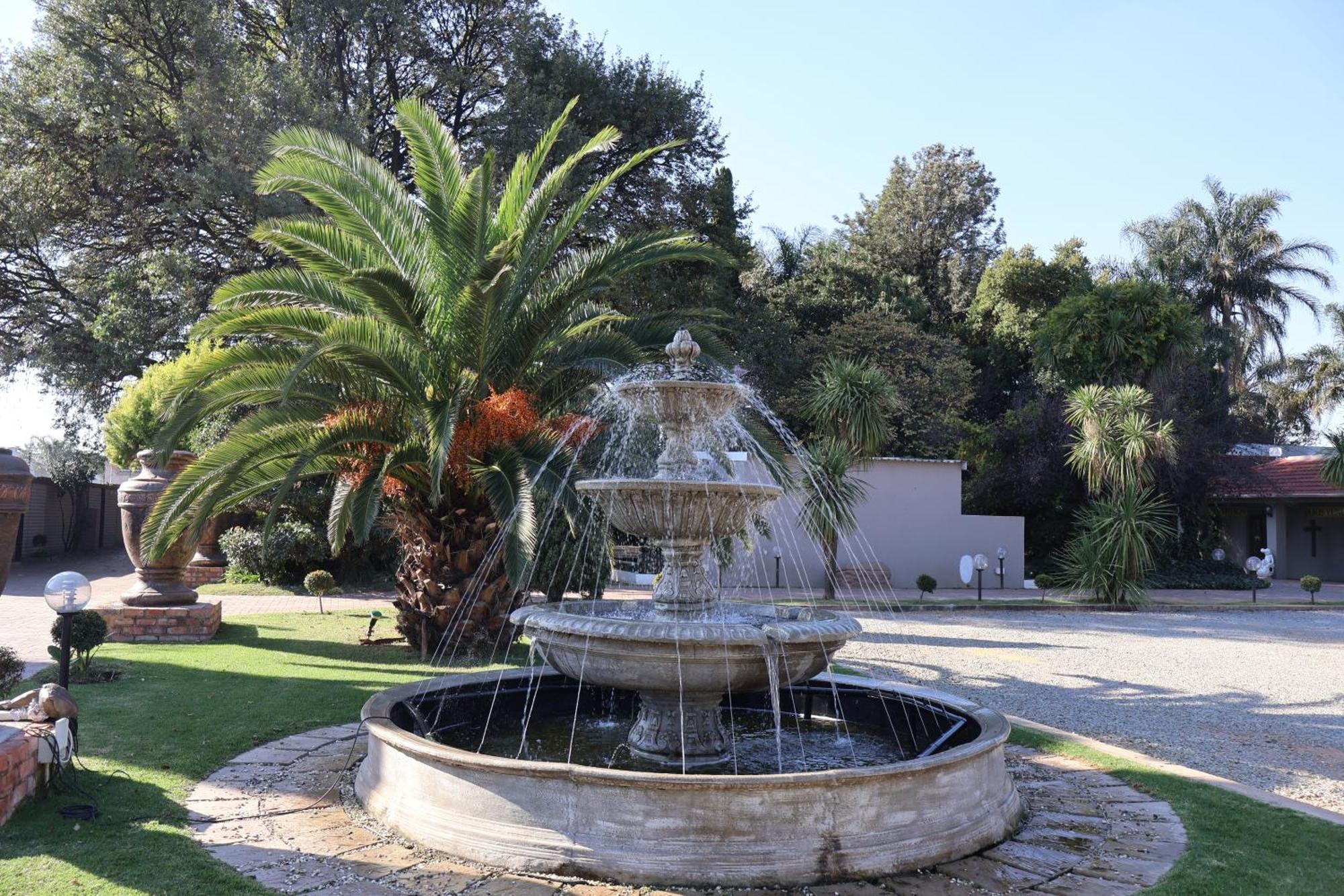 Airport Gardens Boutique Hotel Boksburg Esterno foto
