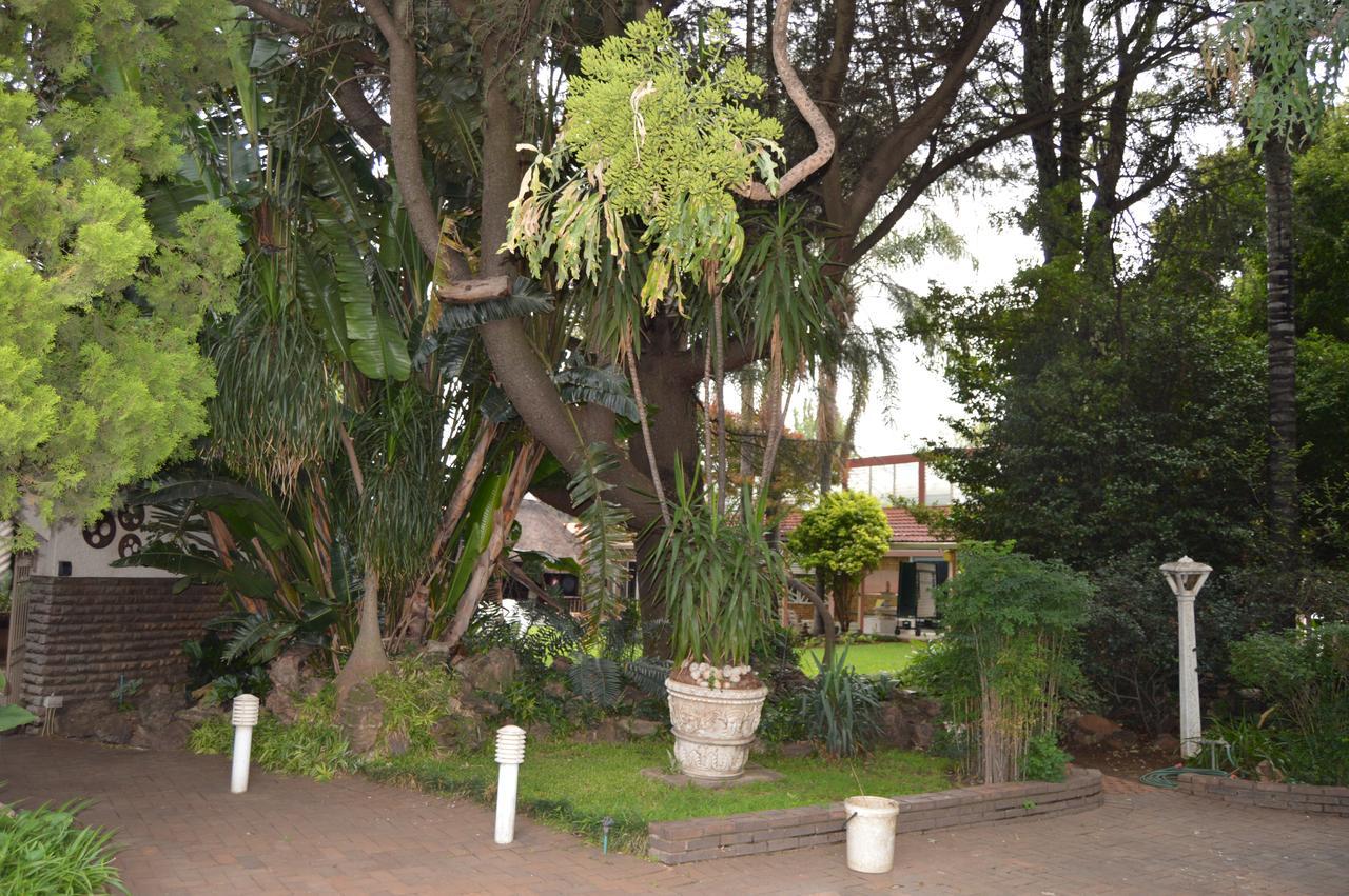 Airport Gardens Boutique Hotel Boksburg Esterno foto