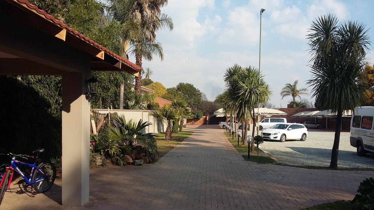 Airport Gardens Boutique Hotel Boksburg Esterno foto