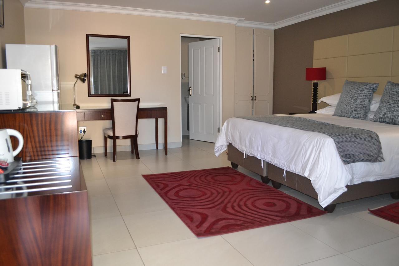 Airport Gardens Boutique Hotel Boksburg Esterno foto