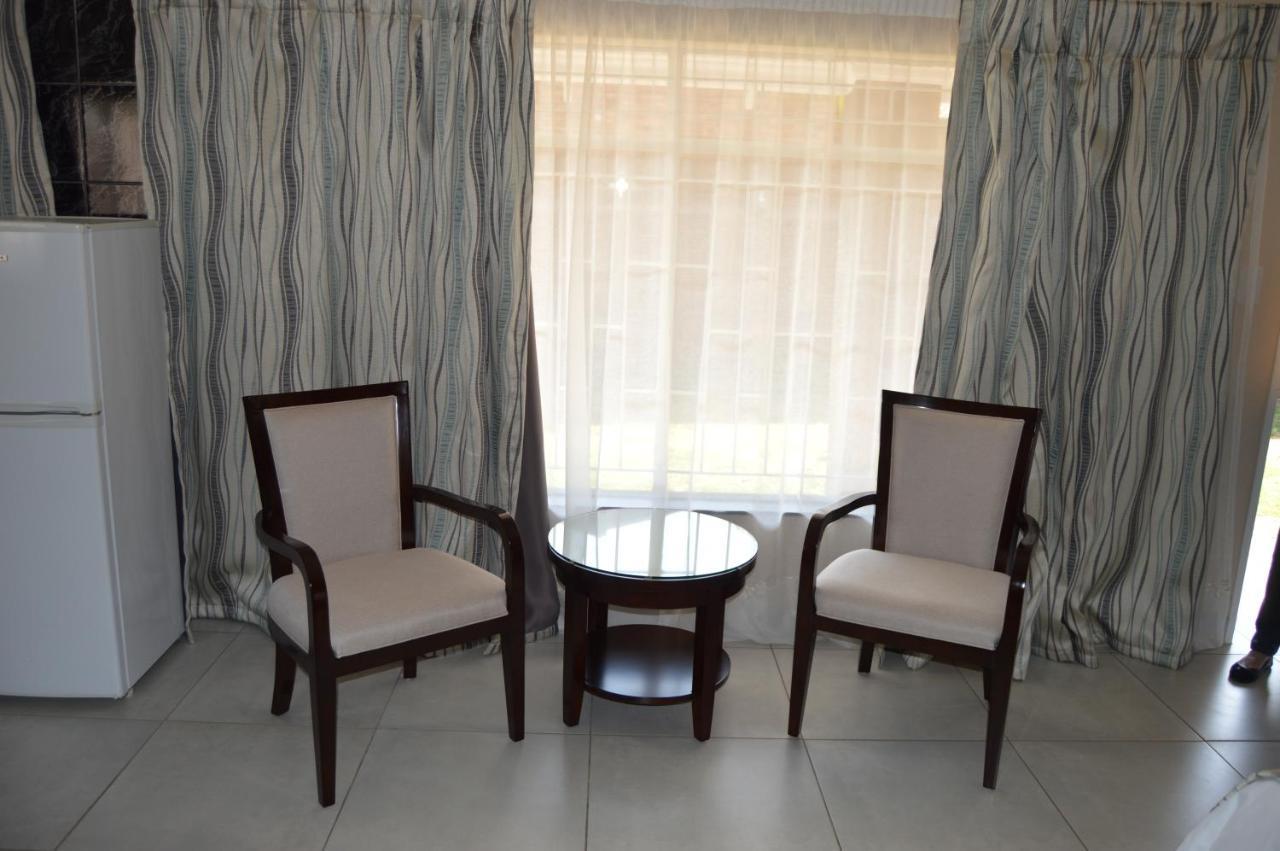 Airport Gardens Boutique Hotel Boksburg Esterno foto
